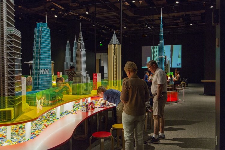 World's Largest Display Of Lego Art Arrives At New York Hall Of Science -  CBS New York